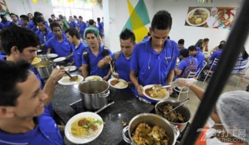 “beat365在线官网登录”从保级到争冠!巴萨草根新援大逆袭获梅西拥抱4个儿子比梅西还猛(图2) beat365在线登录官网